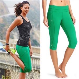 Athleta Be Free Knicker Capri Leggings